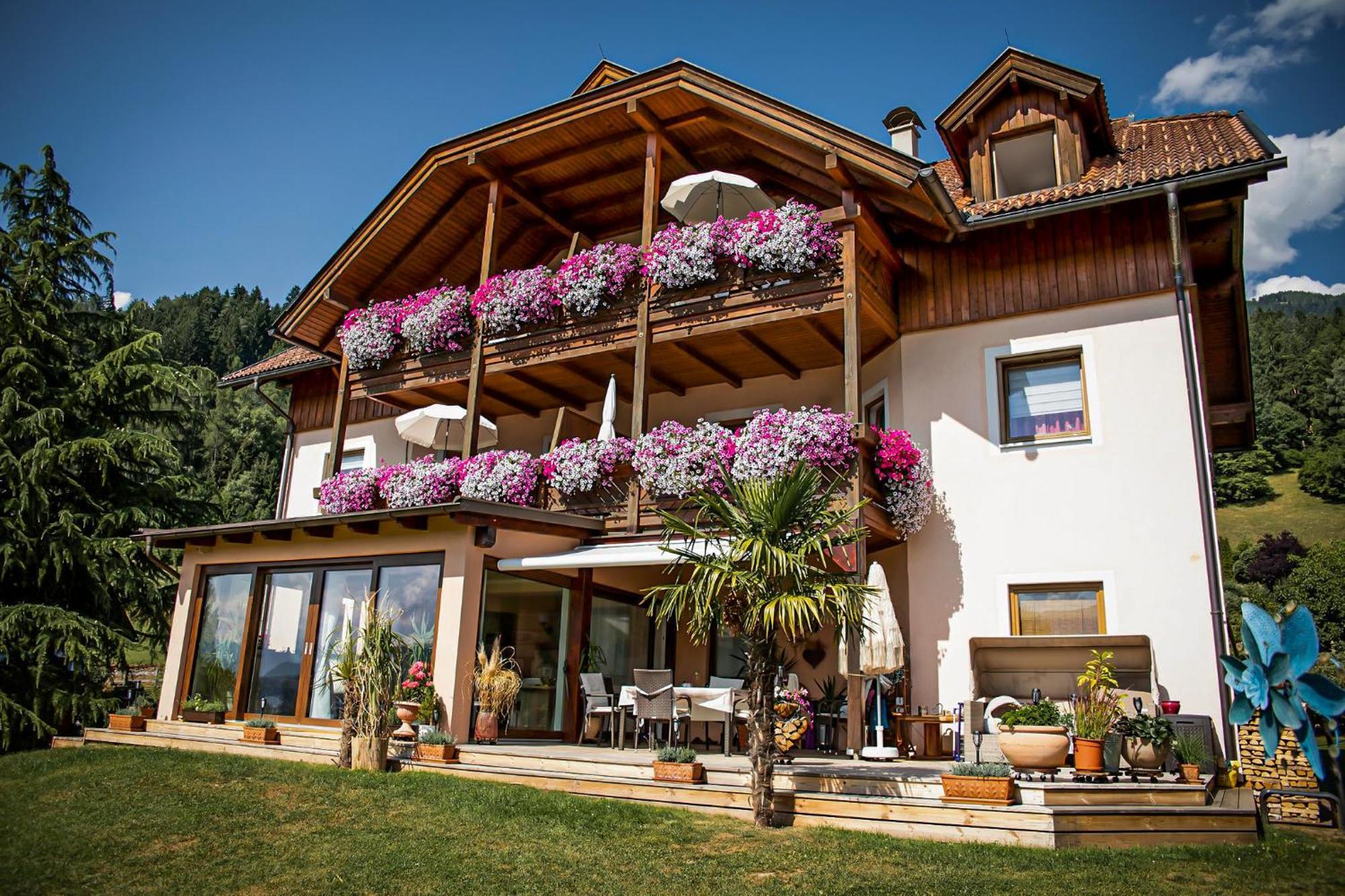 Ferienwohnungen Fischerhaus - Direkt Am See Millstatt Exterior photo