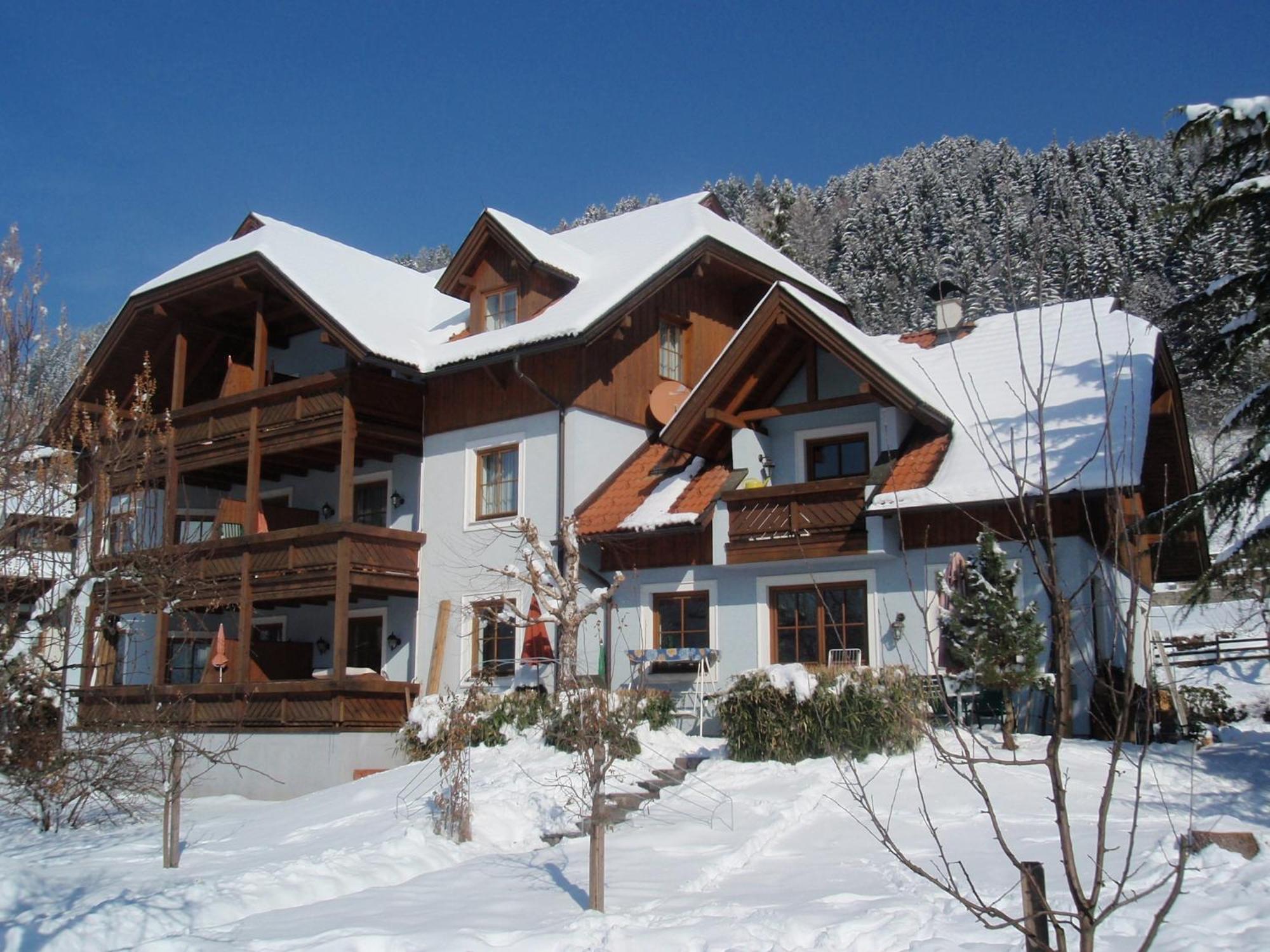 Ferienwohnungen Fischerhaus - Direkt Am See Millstatt Exterior photo